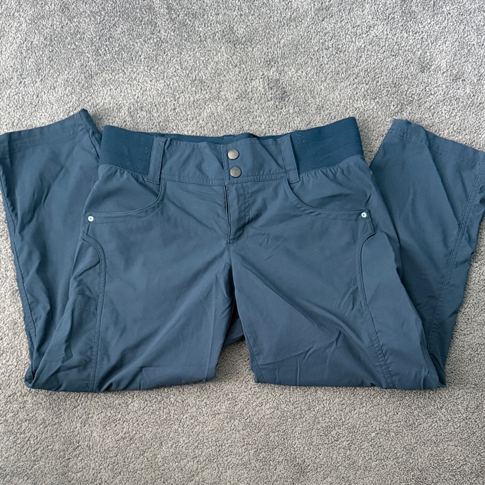 Blue athletic/casual capris